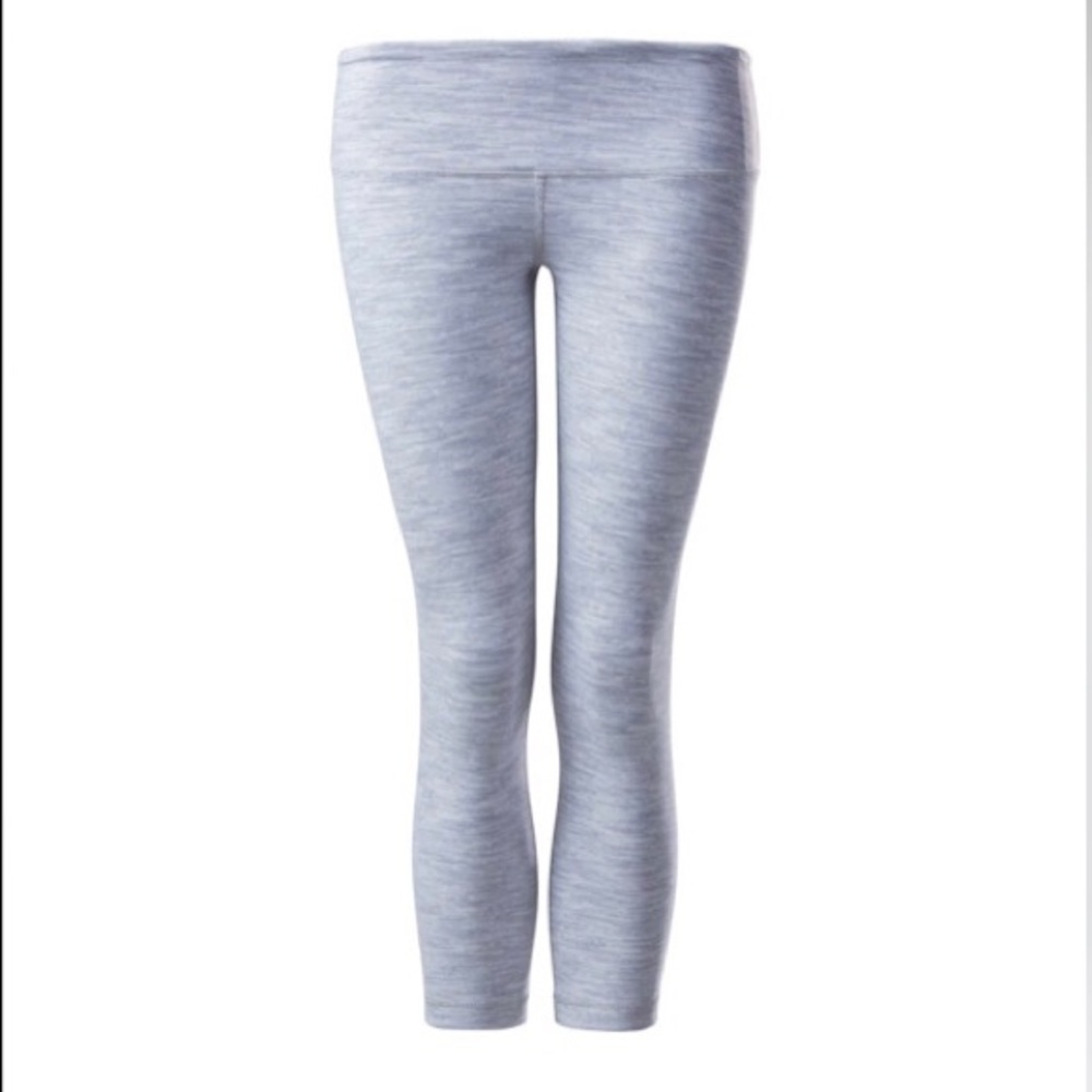 Lululemon Wunder Under Crop - Picture 3 of 9